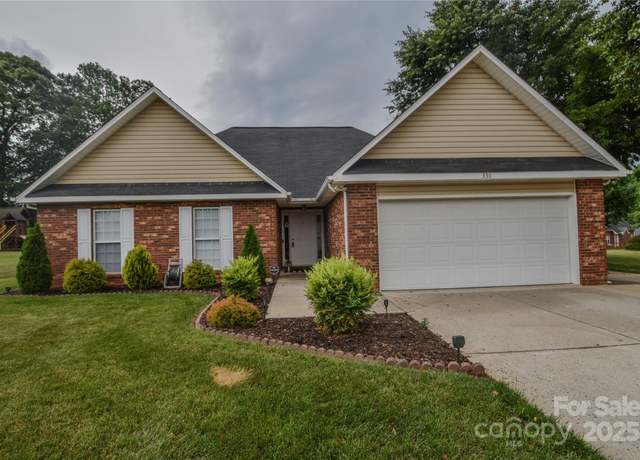 Property at 330 Kilmer Ln, Mooresville, NC 28115, 3 beds, 2 baths