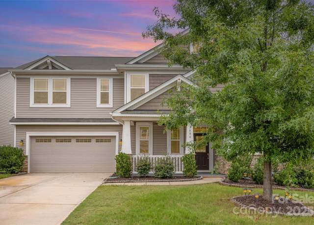 Property at 7806 Meridale Forest Dr, Charlotte, NC 28269, 4 beds, 2.5 baths