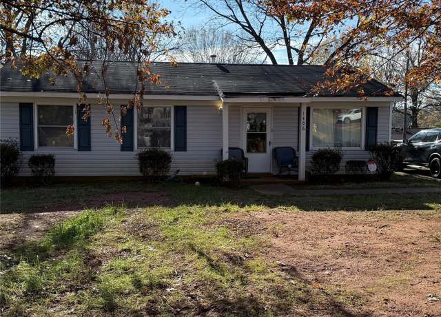 Property at 1406 Milan Rd, Charlotte, NC 28216, 3 beds, 1 bath