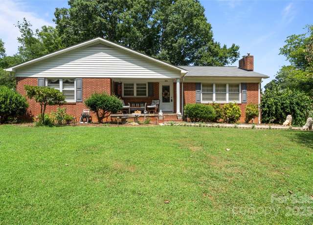 Property at 308 Taubrook Pl NW, Lenoir, NC 28645, 3 beds, 2 baths