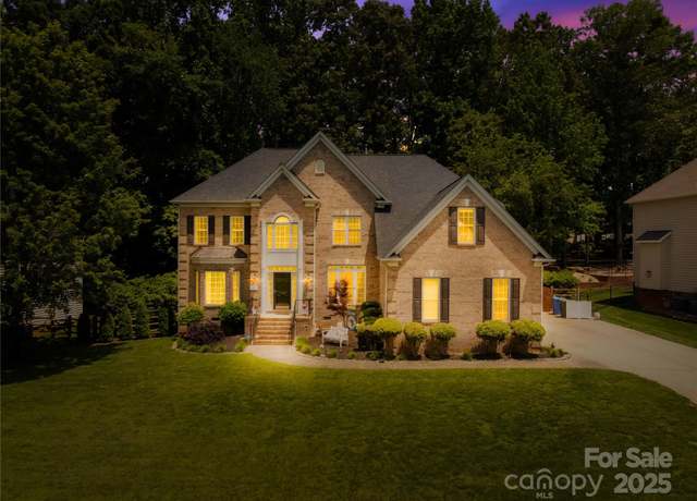 Property at 122 Laurel Glen Dr, Mooresville, NC 28115, 5 beds, 3 baths