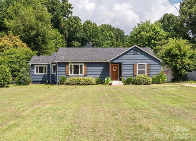Property at 7210 Tuckaseegee Rd, Charlotte, NC 28214, 3 beds, 2 baths