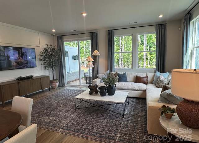 Property at 9020 Northfield Crossing Dr, Charlotte, NC 28269, 3 beds, 2.5 baths