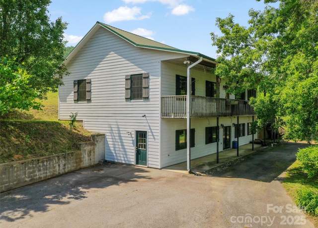 Property at 126 Sweetwater Dr, Canton, NC 28716, 3 beds, 4 baths