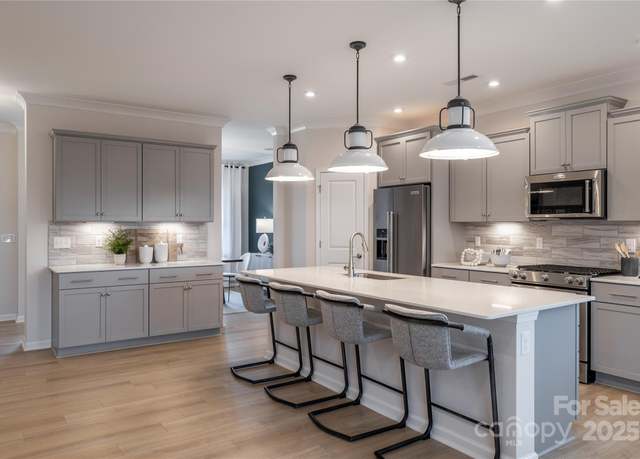 Property at 5948 Chumbley Point Rd #79, Charlotte, NC 28215, 5 beds, 3 baths