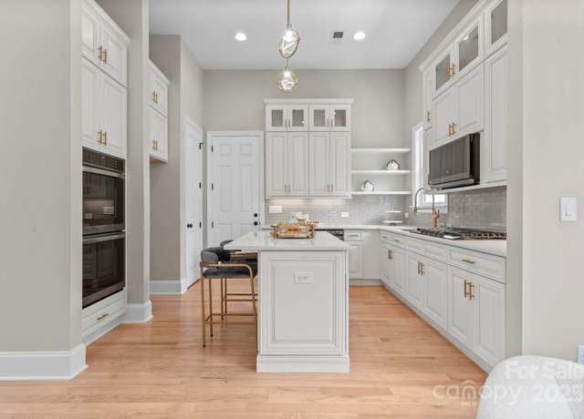 Property at 4015 Randolph Rd, Charlotte, NC 28211, 6 beds, 5.5 baths