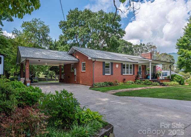 Property at 156 Highland Rd, Waynesville, NC 28786, 3 beds, 2 baths