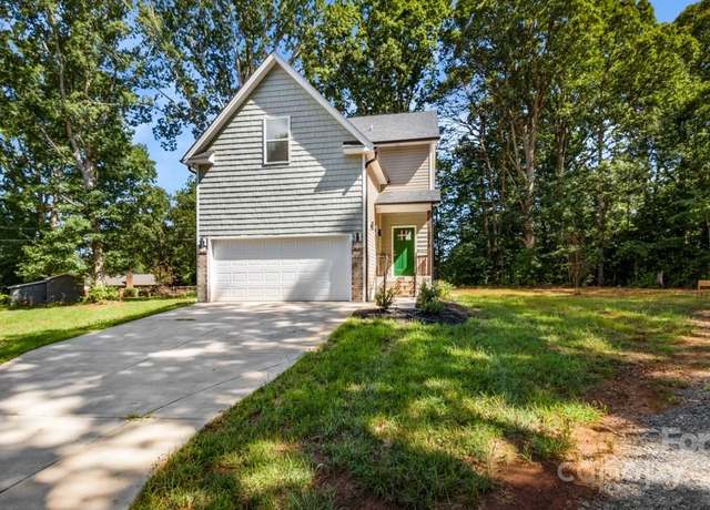 Property at 2410 Cedar Ln, Kernersville, NC 27284, 3 beds, 2.5 baths