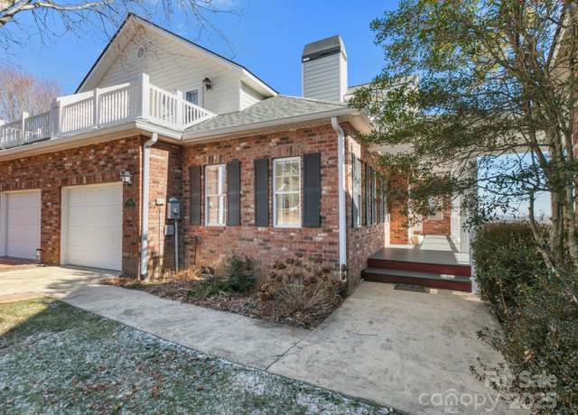 Property at 608 Carriage Commons Dr, Hendersonville, NC 28791, 2 beds, 2.5 baths