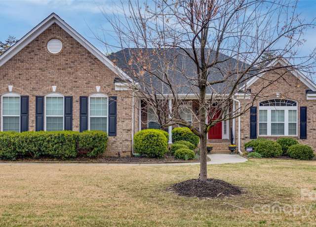 Property at 615 Reliance Ct, Tega Cay, SC 29708, 3 beds, 2.5 baths