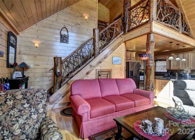 Property at 36 Destiny Trl, Maggie Valley, NC 28751, 3 beds, 2.5 baths