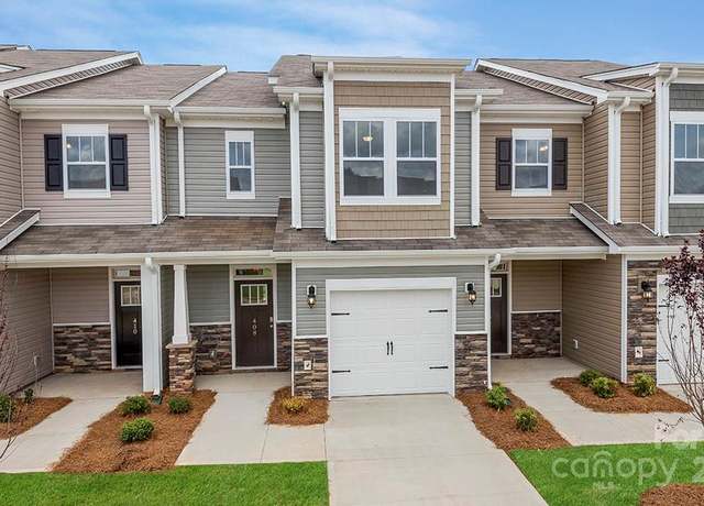 Property at 326 Creekview Rd, Hendersonville, NC 28792, 3 beds, 2.5 baths
