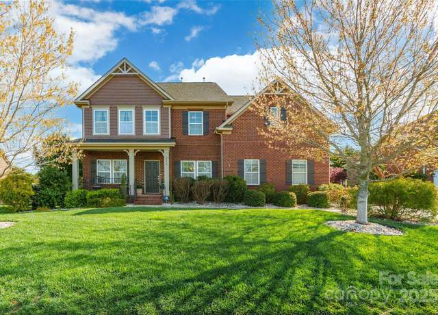 Property at 2610 Mchanna Pt, Fort Mill, SC 29708, 5 beds, 3 baths