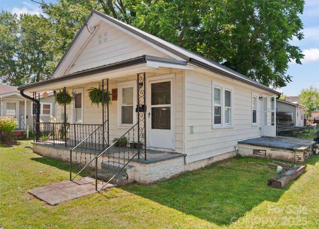 Property at 24 Liner Ct, Waynesville, NC 28786, 2 beds, 1 bath