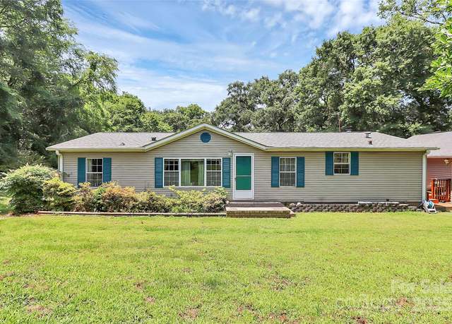 Property at 4104 Pebblebrook Cir SW, Concord, NC 28027, 3 beds, 2 baths