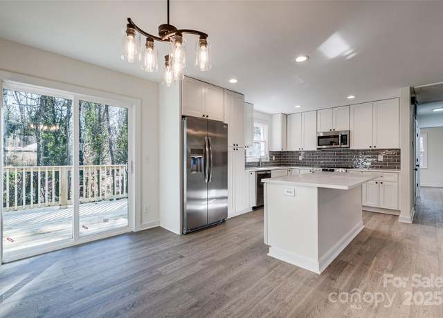 Property at 1522 Wickham Ln, Charlotte, NC 28208, 3 beds, 2 baths