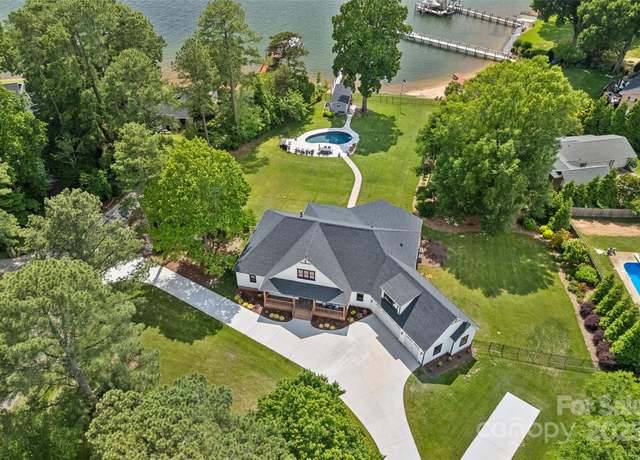 Property at 106 Beachview Dr, Mooresville, NC 28117, 4 beds, 4.5 baths