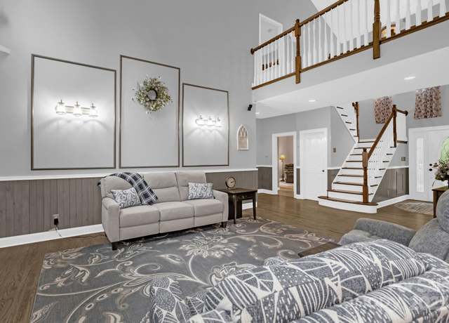 Property at 2156 Wedgewood Dr, Matthews, NC 28104, 3 beds, 2.5 baths