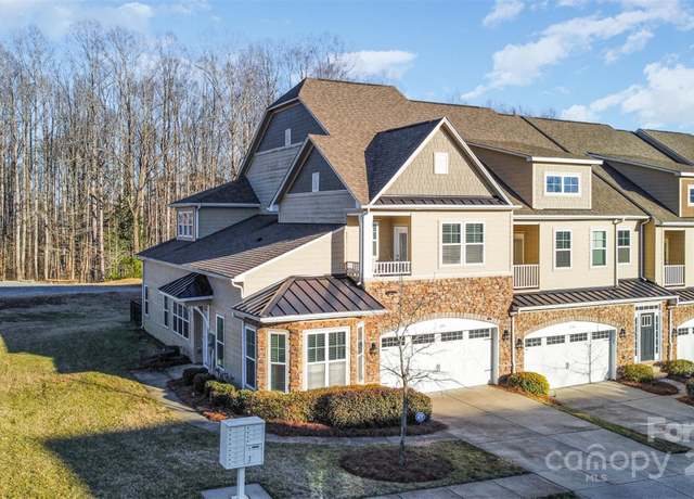 Property at 4194 La Crema Dr, Charlotte, NC 28214, 3 beds, 2.5 baths