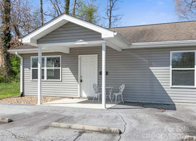 Property at 835 3rd Ave W, Hendersonville, NC 28739, 4 beds