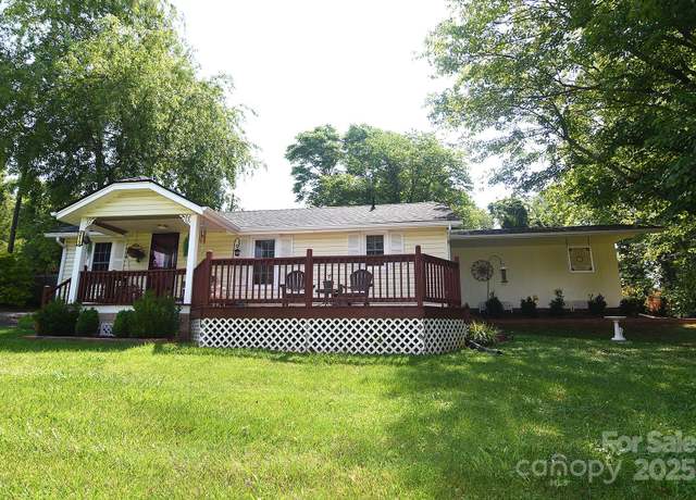 Property at 19 Mingus St, Canton, NC 28716, 2 beds, 2 baths