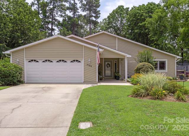 Property at 7164 Moss Point Dr, Charlotte, NC 28277, 3 beds, 2 baths