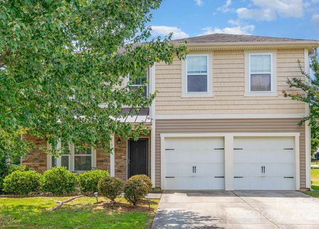 Property at 9702 Fernspray Rd, Charlotte, NC 28215, 3 beds, 2.5 baths