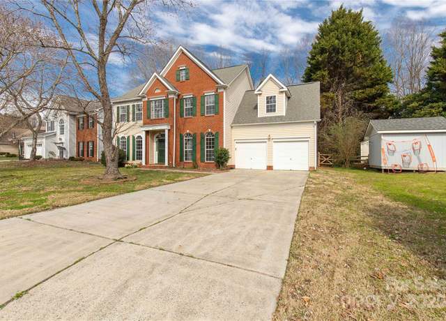 Property at 9138 Babbitt Way, Charlotte, NC 28216, 5 beds, 2.5 baths