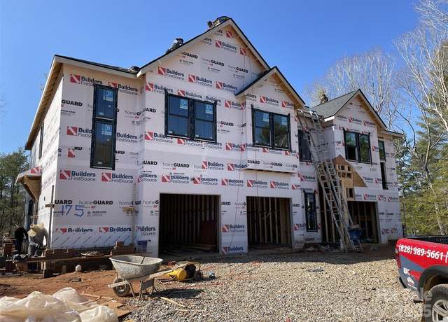 Property at 173 Collin Pl #23, Asheville, NC 28804, 3 beds, 2.5 baths