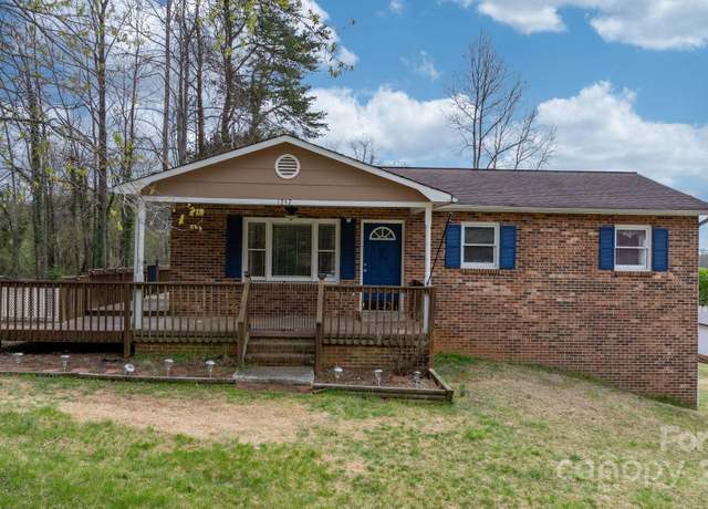 Property at 1257 Oaklawn St SE, Lenoir, NC 28645, 3 beds, 1 bath