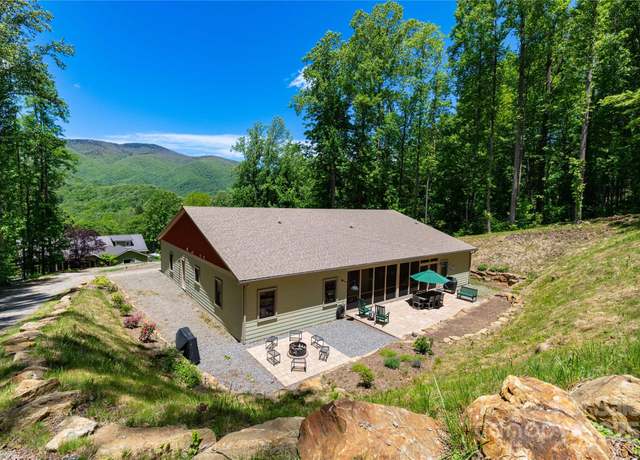 Property at 33 Freedom Dr, Waynesville, NC 28786, 3 beds, 3.5 baths