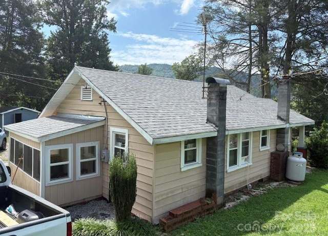 Property at 3015 Sun Pl, Lenoir, NC 28645, 2 beds, 1 bath
