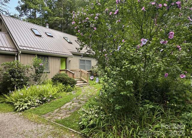 Property at 19 Reuben Branch Rd, Maggie Valley, NC 28751, 2 beds, 1.5 baths