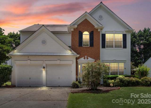 Property at 9406 Shepparton Dr, Huntersville, NC 28078, 5 beds, 2.5 baths