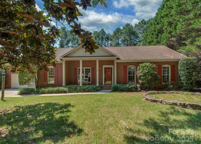Property at 200 Linville Dr, Matthews, NC 28105, 3 beds, 2 baths