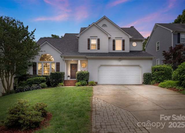 Property at 8605 Tamarron Dr, Charlotte, NC 28277, 3 beds, 2.5 baths