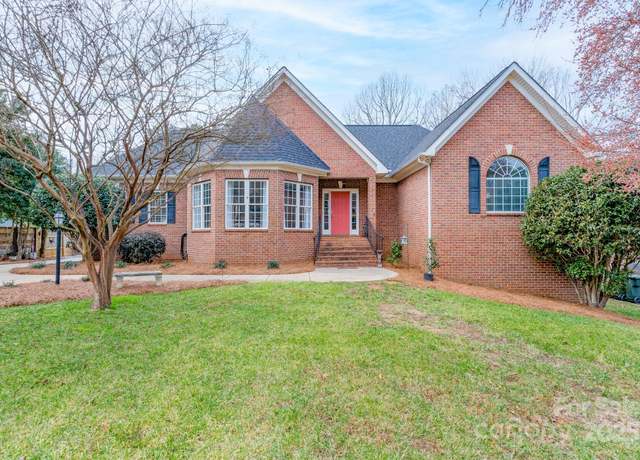 Property at 1915 Cavendale Dr, Rock Hill, SC 29732, 4 beds, 3.5 baths