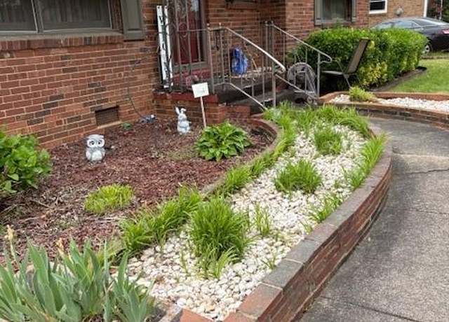 Property at 4331 Knollcrest Dr, Charlotte, NC 28208, 2 beds, 1 bath
