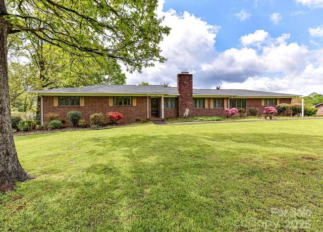 Property at 225 Enwood Dr, Charlotte, NC 28214, 4 beds, 2 baths