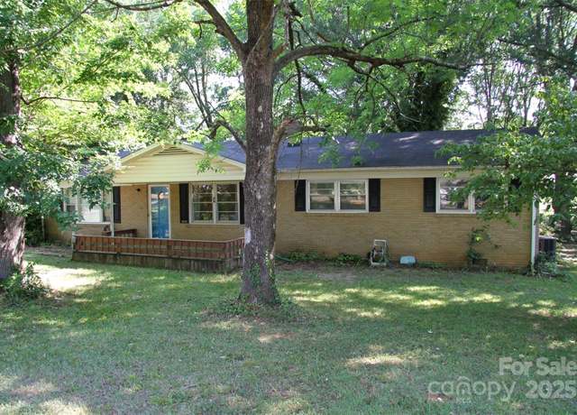 Property at 1619 Drywood Cir, Lancaster, SC 29720, 4 beds, 2 baths