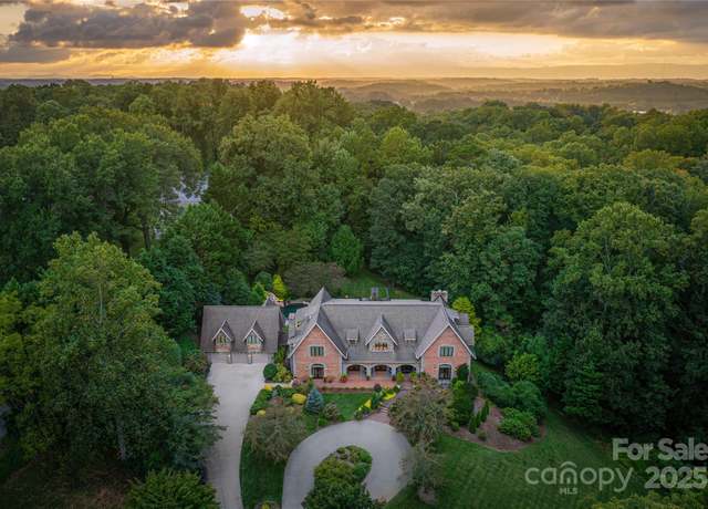 Property at 101 Woodland Dr, Morganton, NC 28655, 6 beds, 8 baths