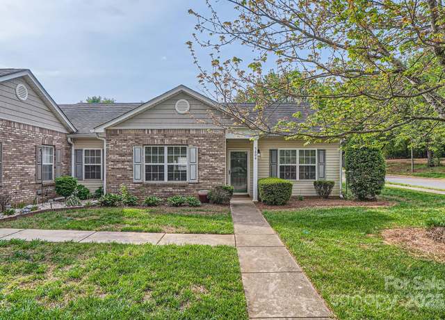 Property at 5604 Bradford Lake Ln, Charlotte, NC 28269, 3 beds, 2 baths