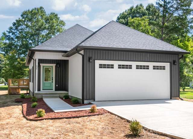 Property at 596 Goldmoor Dr NE, Concord, NC 28025, 3 beds, 2.5 baths