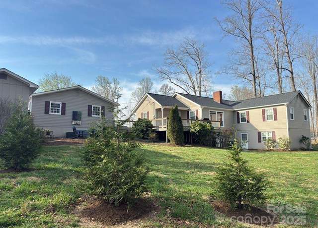 Property at 122 Arnold Ave, Elkin, NC 28621, 4 beds, 3 baths