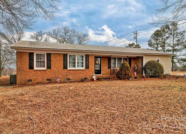 Property at 1467 Airport Rd, Pageland, SC 29728, 2 beds, 2 baths