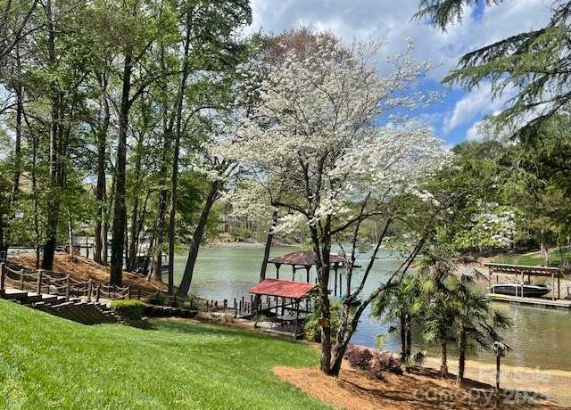 Property at 377 Riverwood Rd, Mooresville, NC 28117, 3 beds, 3 baths