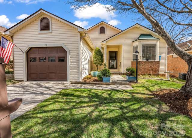 Property at 129 Exeter Ct, Hendersonville, NC 28791, 3 beds, 2 baths