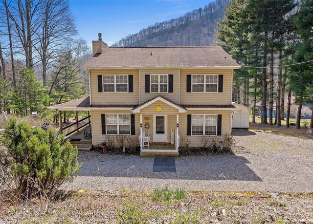 Property at 333 Laurel Branch Rd, Maggie Valley, NC 28751, 3 beds, 2.5 baths