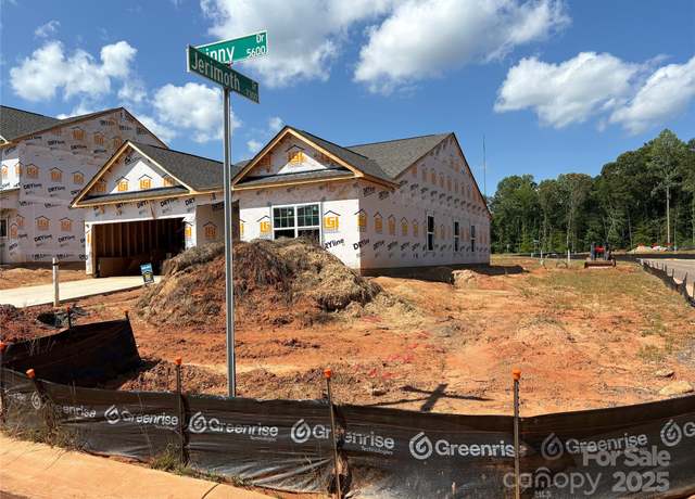 Property at 5602 Skinny Dr, Charlotte, NC 28215, 3 beds, 2 baths