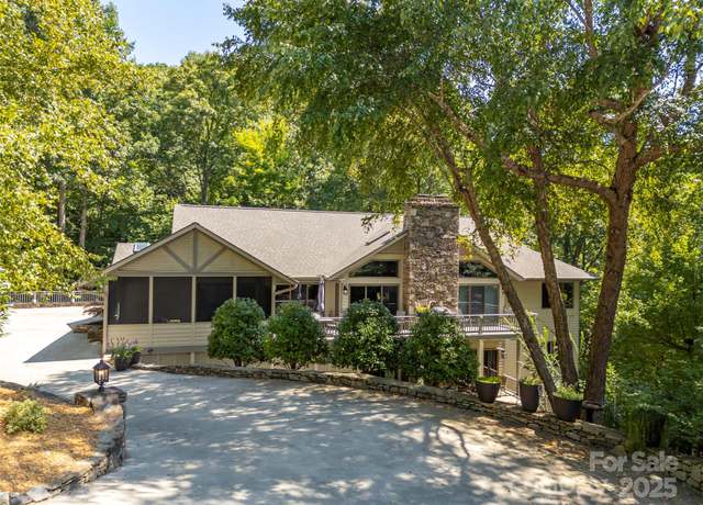 Property at 117 Little Cherokee Rdg, Hendersonville, NC 28739, 4 beds, 5.5 baths
